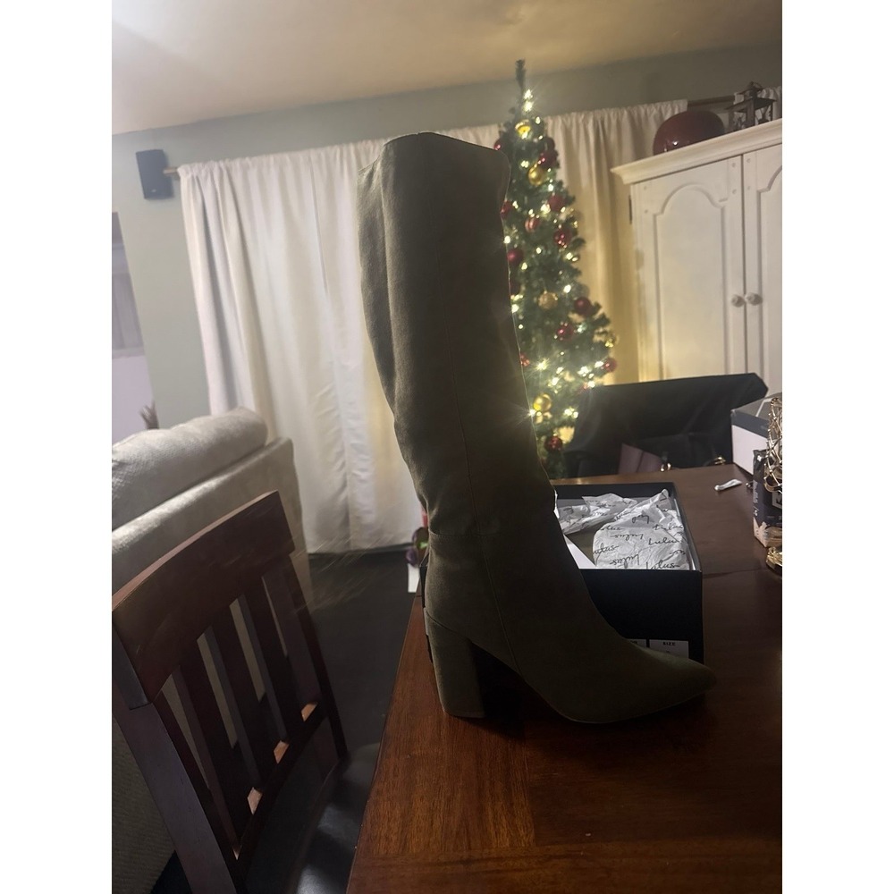 Knee high lulus Boots size 8 green stylish chic luxury date night